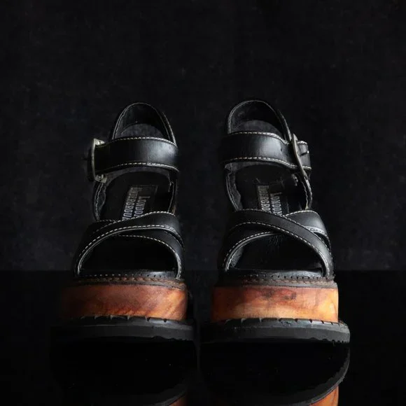 London Underground 90s Vintage Hibiscus Wooden Platform Wedges in Black  Size